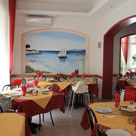 Hotel Susanna Rimini Exterior foto