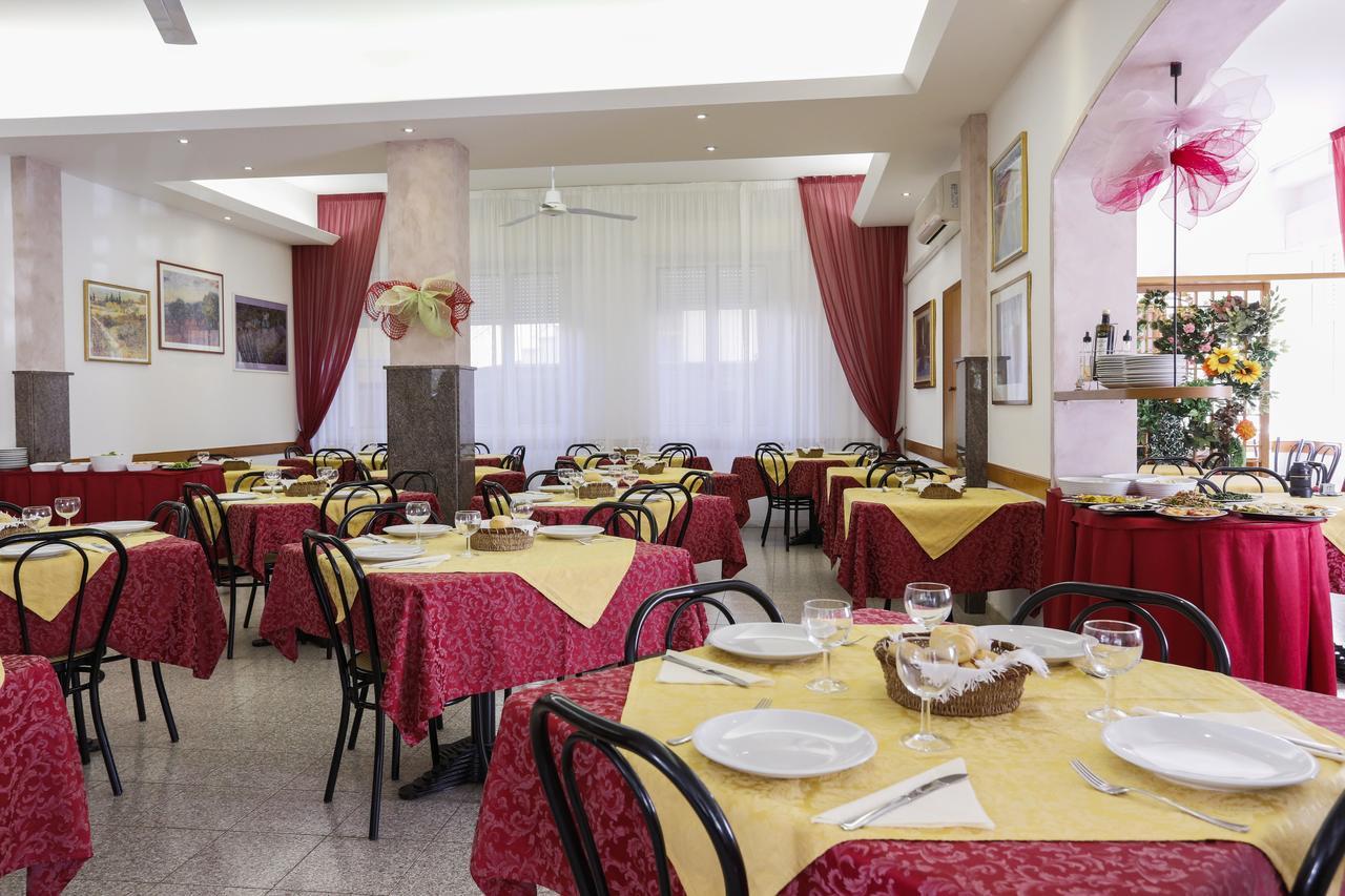Hotel Susanna Rimini Exterior foto